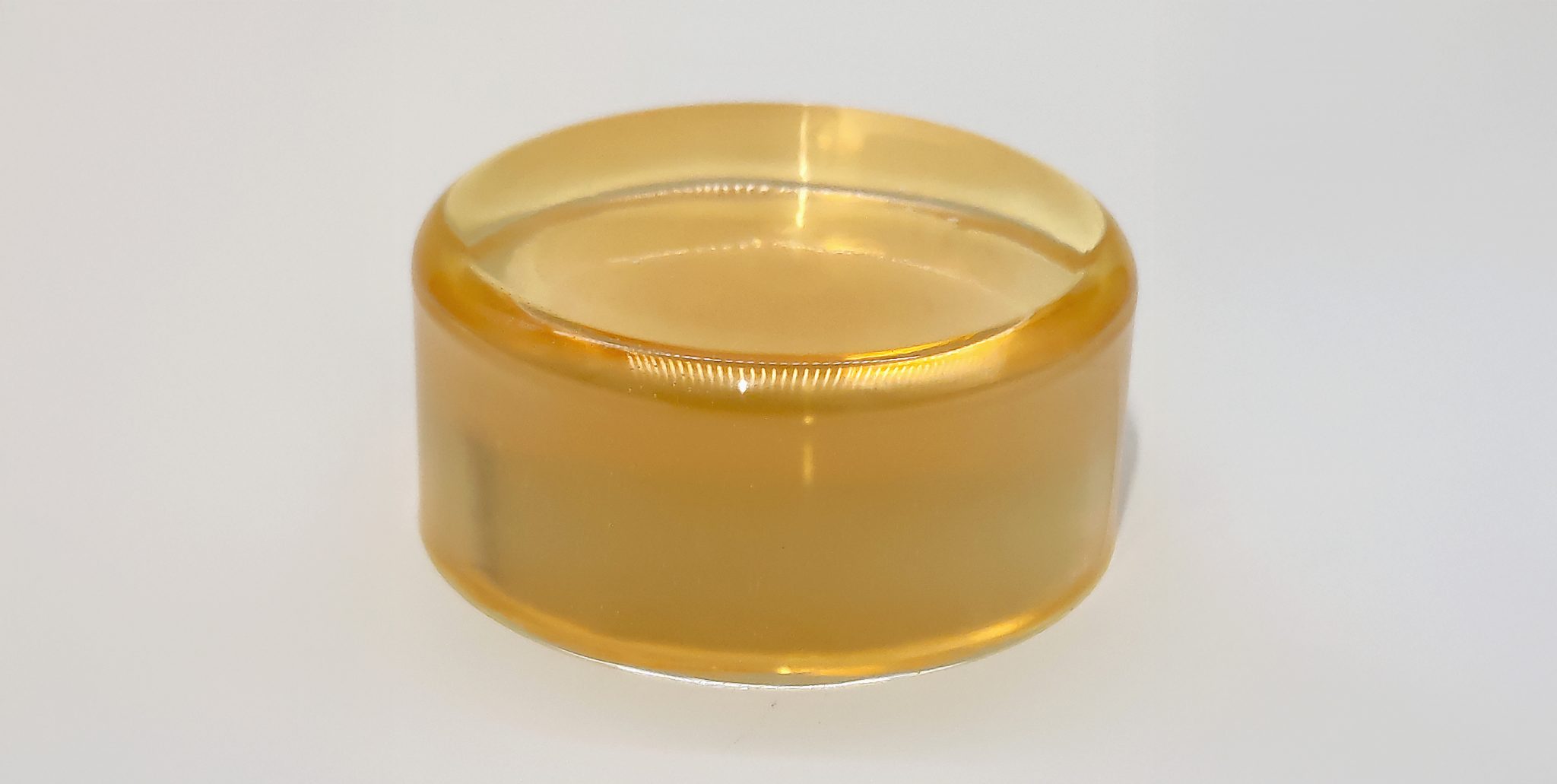 Yellowish transparent HP89-7 potting compound.