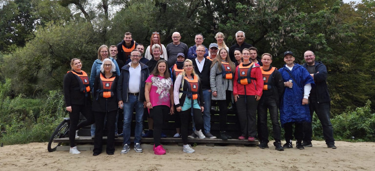 Gruppenfoto des ISO-ELEKTRA Teams beim Betriebsausflugs 2026